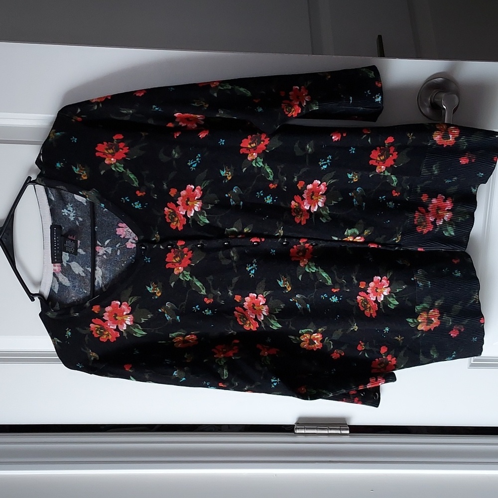 Grace Elements 1x 3/4 sleeve cartigan black w/ flower print